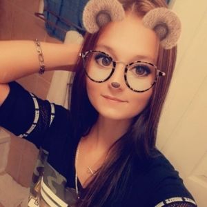 Meet your Posher, Alison